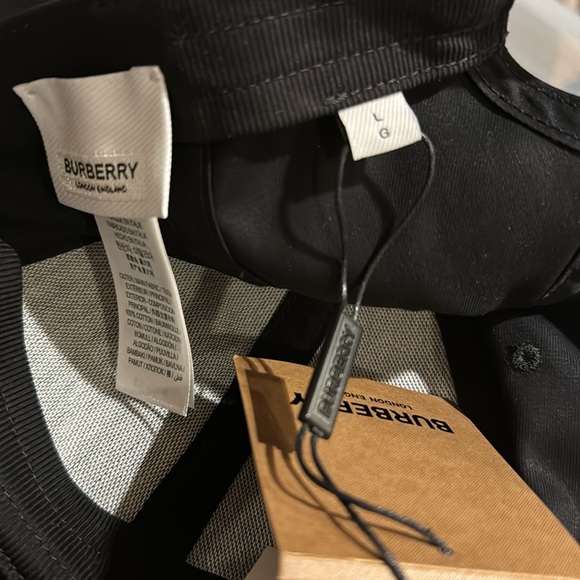 NWT Burberry Women’s Monogram Motif Baseball Cap Black on Black Luxury Gift - Picture 11 of 11